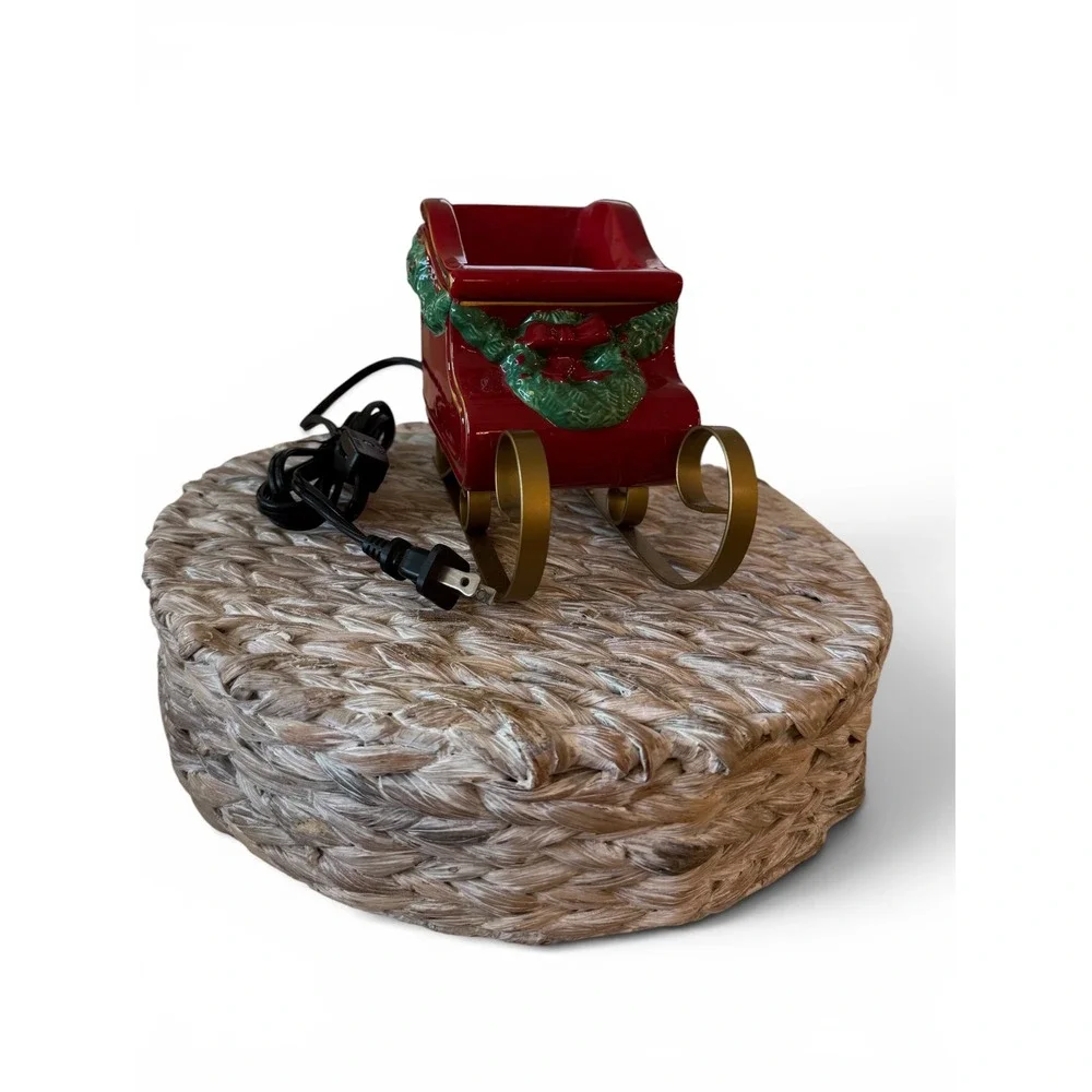 Scentsy Christmas Sleigh Wax Warmer Red Ceramic Gold Runners Holiday SCE-30149